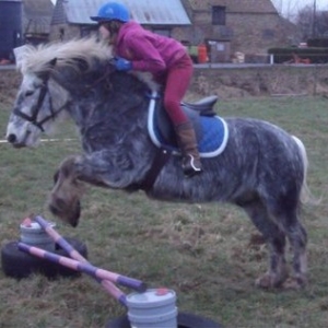 Chloe and Lunan jumping (Jan11)